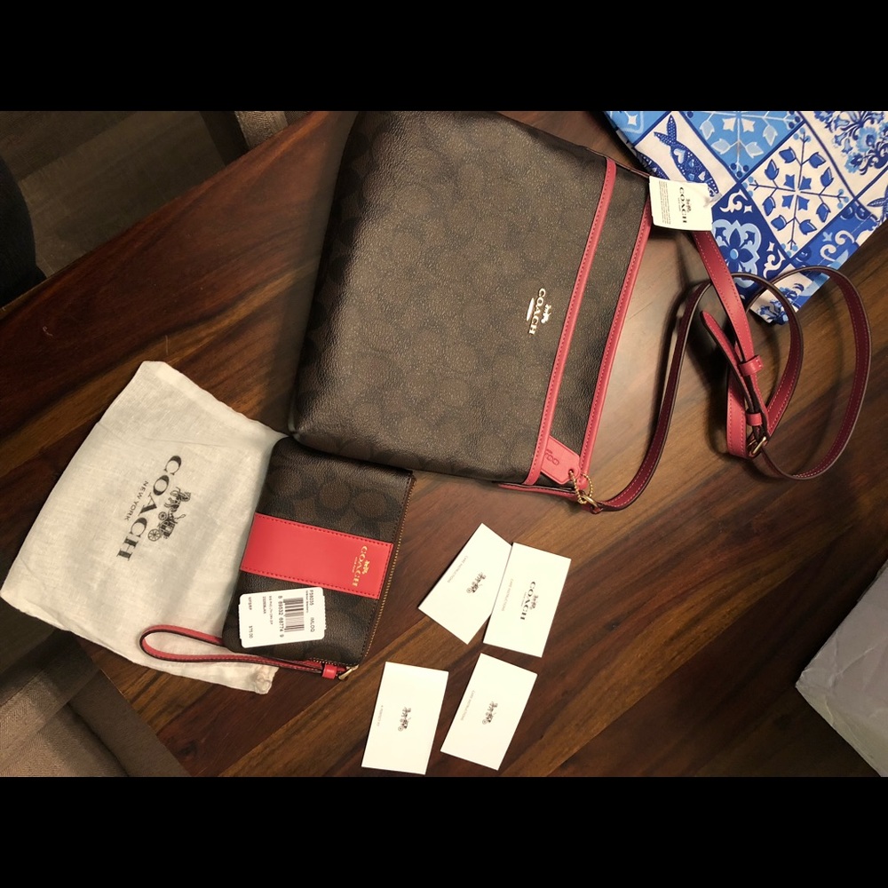 Coach purse and wristlet